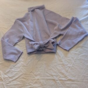 2/30$ Elegant Lavender Turtleneck Sweater with Bow